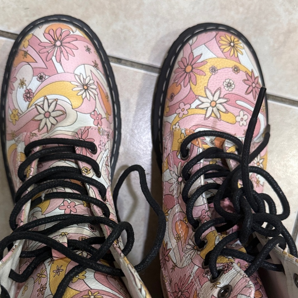 UNIONBAY Ginny Pink Floral Lace-Up Combat Boots y2k 90s psychedelic floral 70s 9 - Picture 11 of 13